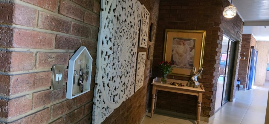 To Let 7 Bedroom Property for Rent in Safari Gardens North West